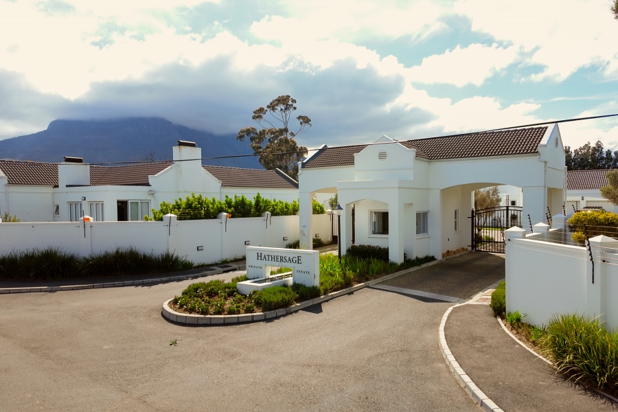 3 Bedroom Property for Sale in Roundhay Western Cape